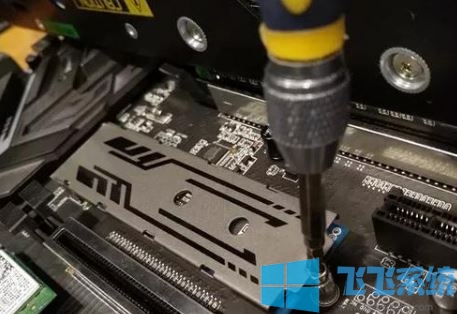 怎么装固态硬盘?教你电脑安装固态硬盘的操作方法